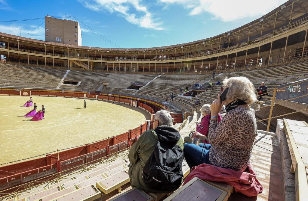 Die Stierkampfarena von Alicante übersteigt 60.000 Besucher